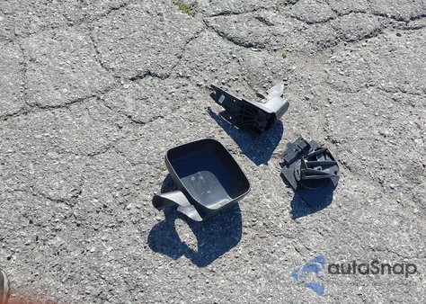 2004 Ford E-150 Chateau/Xl/Xlt from USA, damaged, VIN 1FMRE11W84HB01369